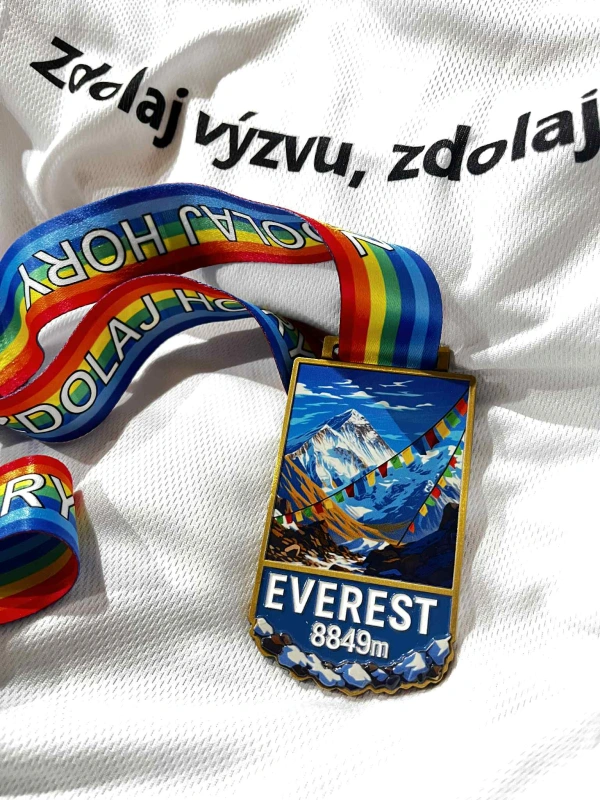 EVEREST (2025)